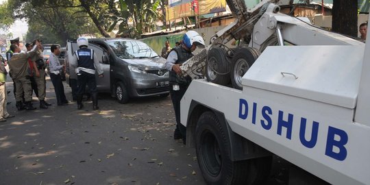 Ahok bikin aplikasi khusus buat atasi pungli parkir liar