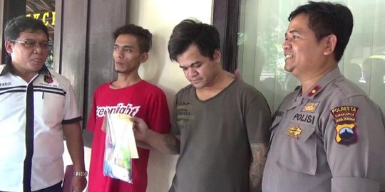 Dua kuli bangunan diciduk saat asyik pesta sabu di musala