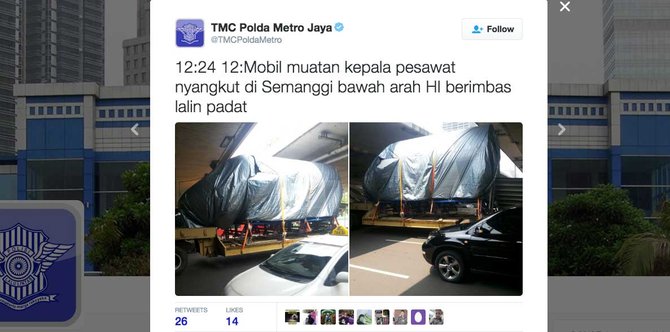 mobil muatan kepala pesawat tersangkut di semanggi