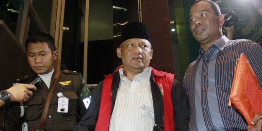 Diduga terlibat korupsi DAK, suami Wali Kota Probolinggo ditahan