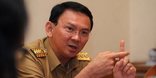 Ahok: Bukan saya mau mengecilkan Ibu Risma, apalagi orang Surabaya