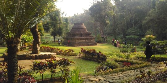 Menikmati keindahan bersahaja stupa Sumberawan di kaki Arjuno