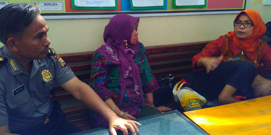 Siswa pengeroyok guru di Makassar menangis dan mengaku stres