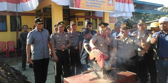 73 Senjata rakitan milik Suku Anak Dalam dimusnahkan