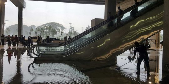 Saluran air mampet, Terminal 3 Ultimate Soekarno-Hatta banjir
