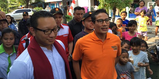 Serangan politik menohok Sandiaga Uno buat Ahok