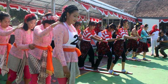 Keseruan napi Lapas Wanita 2A Malang gelar lomba balap bakiak