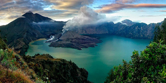 Video ekstrem alam Indonesia, pesepeda beraksi di Gunung Rinjani