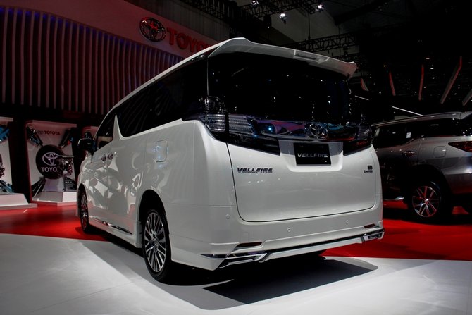 new vellfire di giias 2016