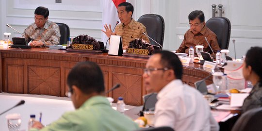 Jokowi panggil sejumlah menteri dan undang Setnov ke Istana