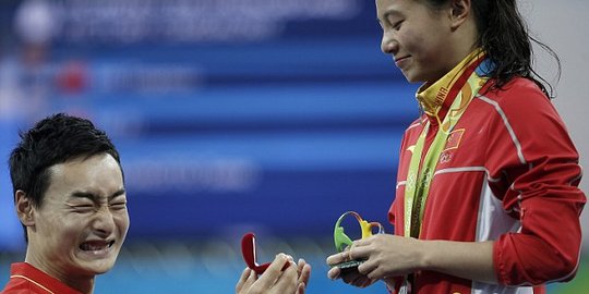 Atlet loncat indah ini dilamar pacarnya di ajang Olimpiade Rio