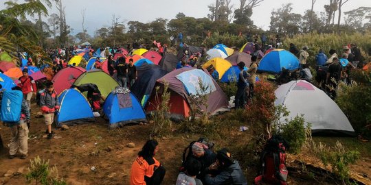 HUT RI, puncak Gunung Bawakaraeng padat bak perkampungan