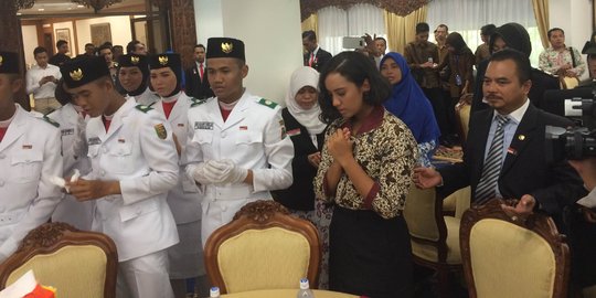 Ikut suka cita, Gloria joget Maumere bersama pasukan 