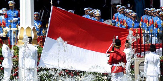 Suasana khidmat pengibaran Bendera Pusaka di Istana Merdeka