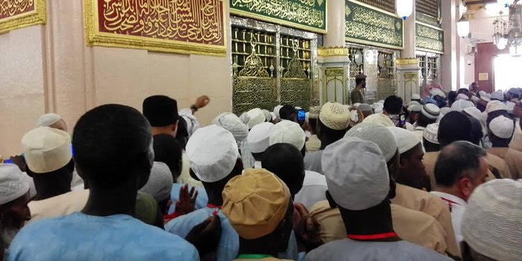 Berdoa Di Raudhah Ziarah Ke Makam Rasulullah Merdekacom