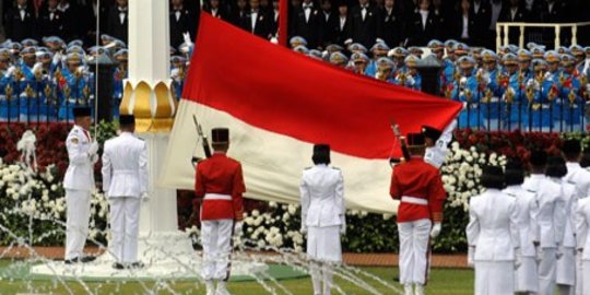 Bendera tak bisa naik saat upacara, anggota Paskibra 