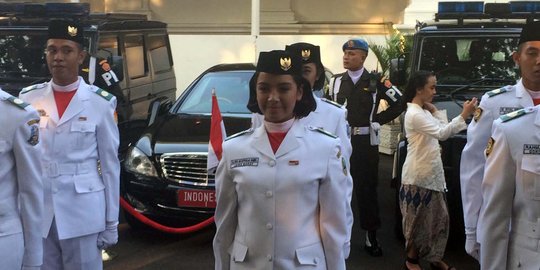 Tiga hari langkah Gloria menuju Istana