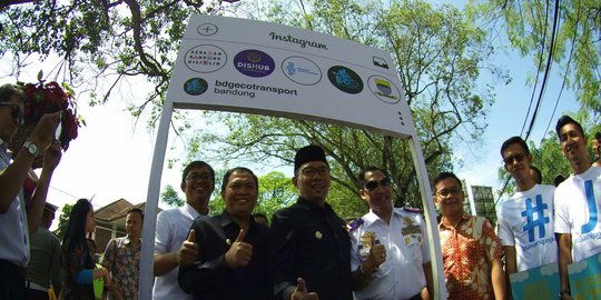 Ridwan Kamil ajak warga Bandung ngangkot tiap Jumat