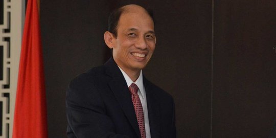 Jokowi dan Luhut beri sinyal perjuangan nasib Arcandra Tahar