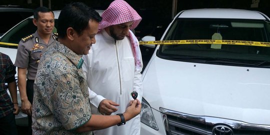 Mobil ulama Syekh Ali Jaber buat bagi-bagi alquran dicuri