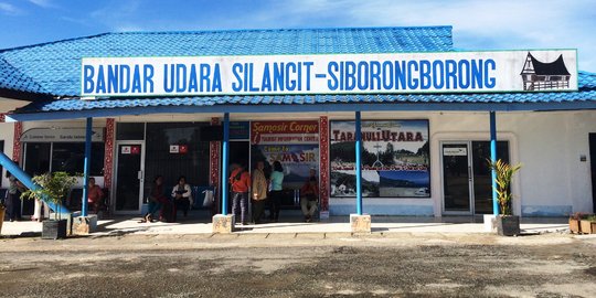 Bandara Silangit beroperasi, pelancong serbu wisata Danau Toba