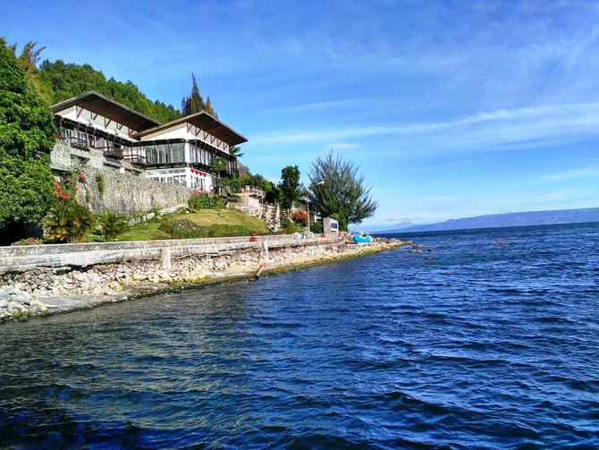 hotel di danau toba