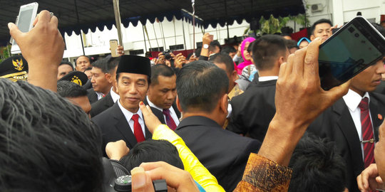 Hadiri festival Danau Toba, Jokowi karnaval bareng warga Balige