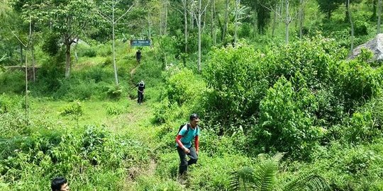 Catat waktu enam jam, Ruth Theresia juara Manglayang Trail Run 42K