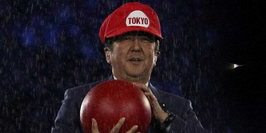 Kemunculan Shinzo Abe di tengah penutupan Olimpiade 2016