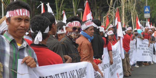 Aksi petani tebu tulang bawang bondong-bondong demo di Istana