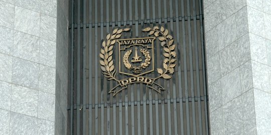 DPRD keluhkan tidak siapnya BUMD lakukan pembahasan APBD DKI 2016