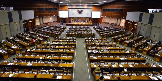 PKS dan PAN protes, Perppu 'kebiri' batal disahkan di paripurna