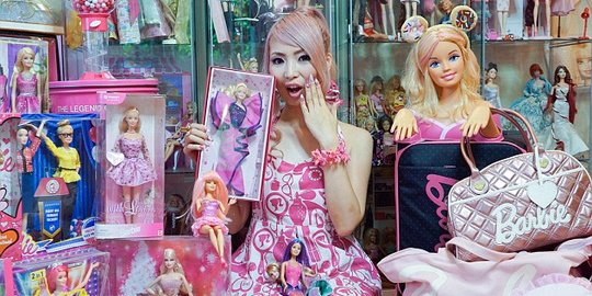 Wanita ini habiskan $ 70.000 untuk ubah kediaman jadi rumah Barbie