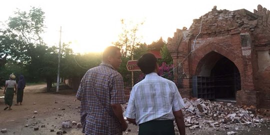 Kerusakan parah pagoda di Myanmar akibat gempa 6,8 SR