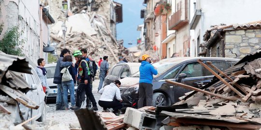 Separuh kota hancur, korban tewas gempa Italia jadi 120 orang