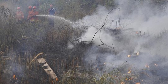 Cukong dapat untung, prajurit TNI mati terbakar