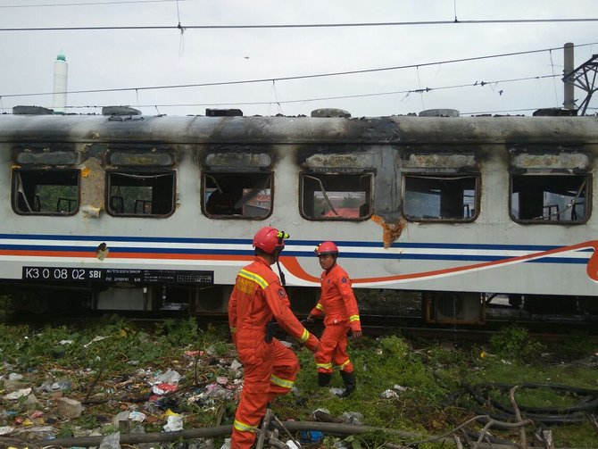 kereta kertajaya terbakar