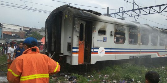 KA Kertajaya terbakar, Commuter Line Jakarta Kota-Tj Priok terganggu