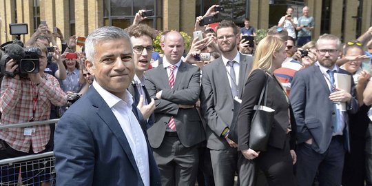 Sadiq Khan kecam larangan burkini di Prancis