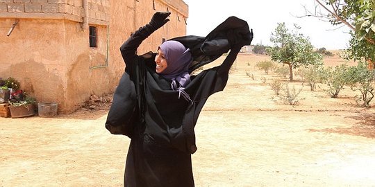 punya warga muslim latvia melarang niqab rev1
