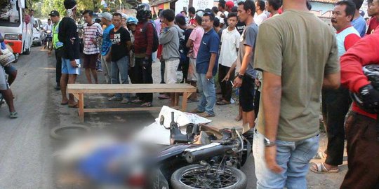 Gagal nyalip, pengendara motor tewas dilindas truk pasir di Kendal