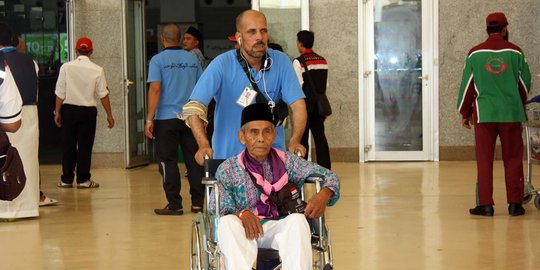 Tinjau Bandara Jeddah, Dirjen PHU puas pelayanan jemaah haji