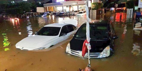 Akibat banjir, OJK prediksi saham perusahaan suku cadang raup cuan