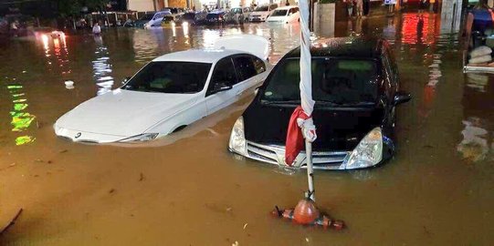 Cerita penjual  mobil bekas  banjir harus menipu agar 