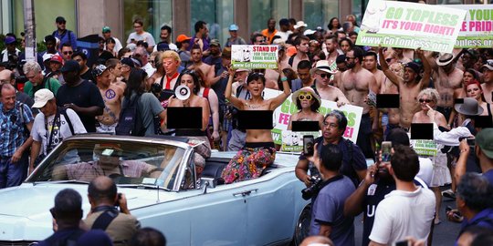 Tuntut kesetaraan gender, wanita di New York gelar parade bugil