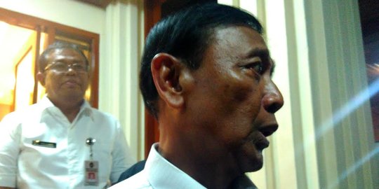 Wiranto sebut pelaku teror Gereja St Yosep doyan main internet