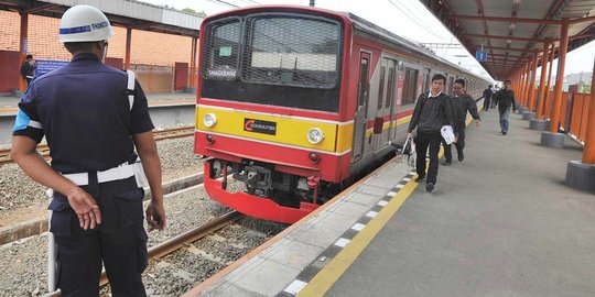 Pengumuman 'antrean kereta di Manggarai' jadi momok pengguna KRL