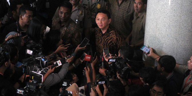 ahok cuti kampanye petahana anggap bagi langgar cuti UUD Ahok kewajiban 1945