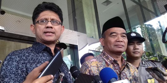 Muhadjir Effendy menteri baru pertama yang serahkan LHKPN ke KPK