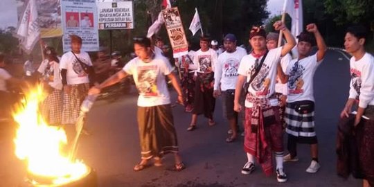 Pendemo tolak reklamasi bakar ban, Kapolda Bali ditelepon Kapolri